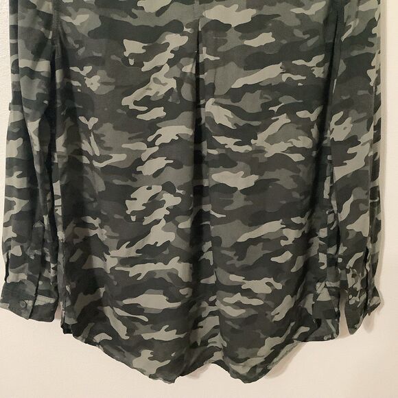 BeachLunchLounge Military Green Gorpcore Camouflage Grunge Button Down Blouse XS - Picture 9 of 12